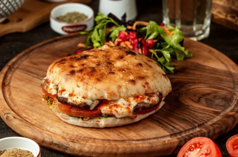 BBQ Chicken Flatbread – Easy, Smoky & Flavorful Recipe