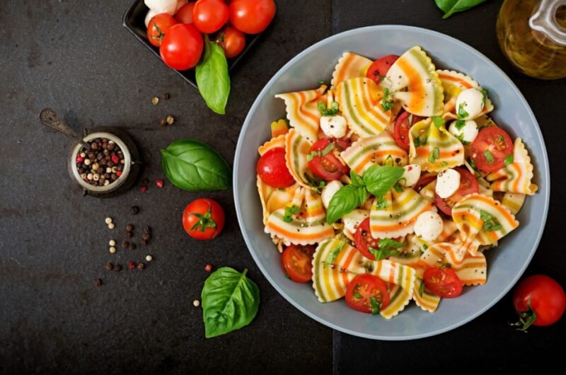 Fresh & Easy Caprese Pasta Salad Recipe – A Perfect Summer Delight