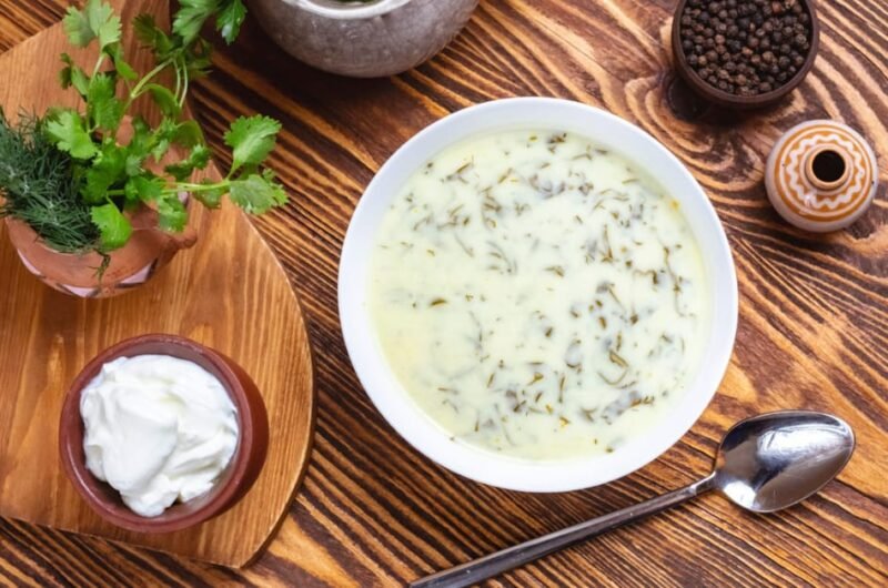 Greek Garlic Sauce Recipe – Creamy, Easy Homemade Sauce