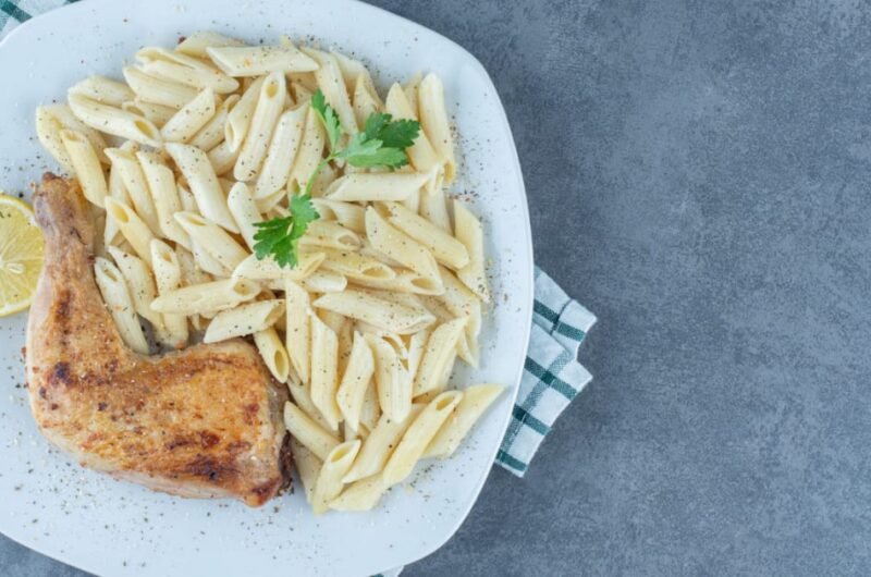 Lemon Garlic Chicken Pasta – Creamy, Fresh & Easy Dinner Recipe
