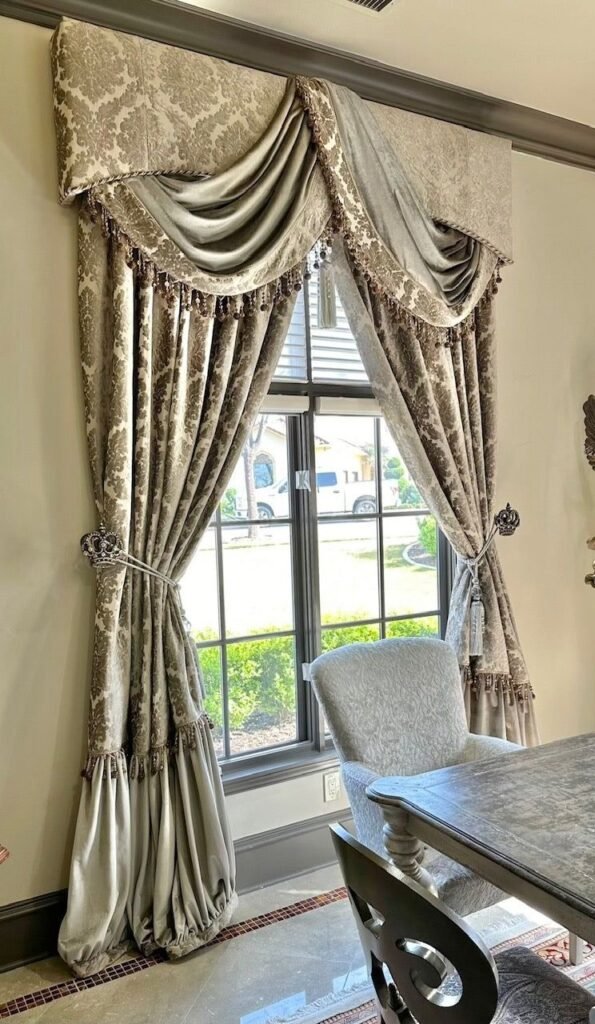 Stylish home curtain idea