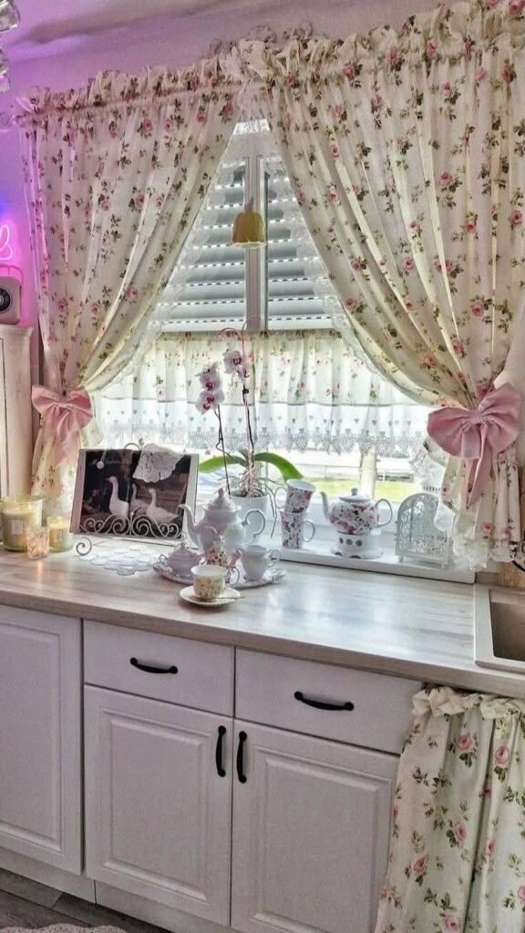Modern kitchen window styling